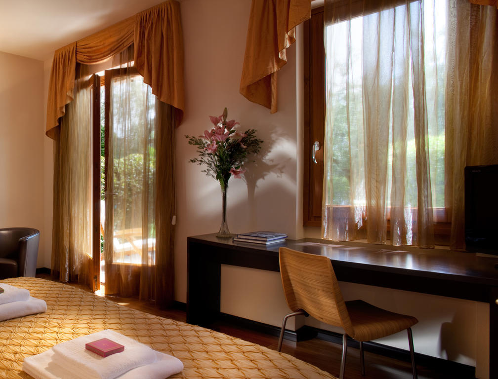 Hotel Villa Giulia Гарньяно Номер фото