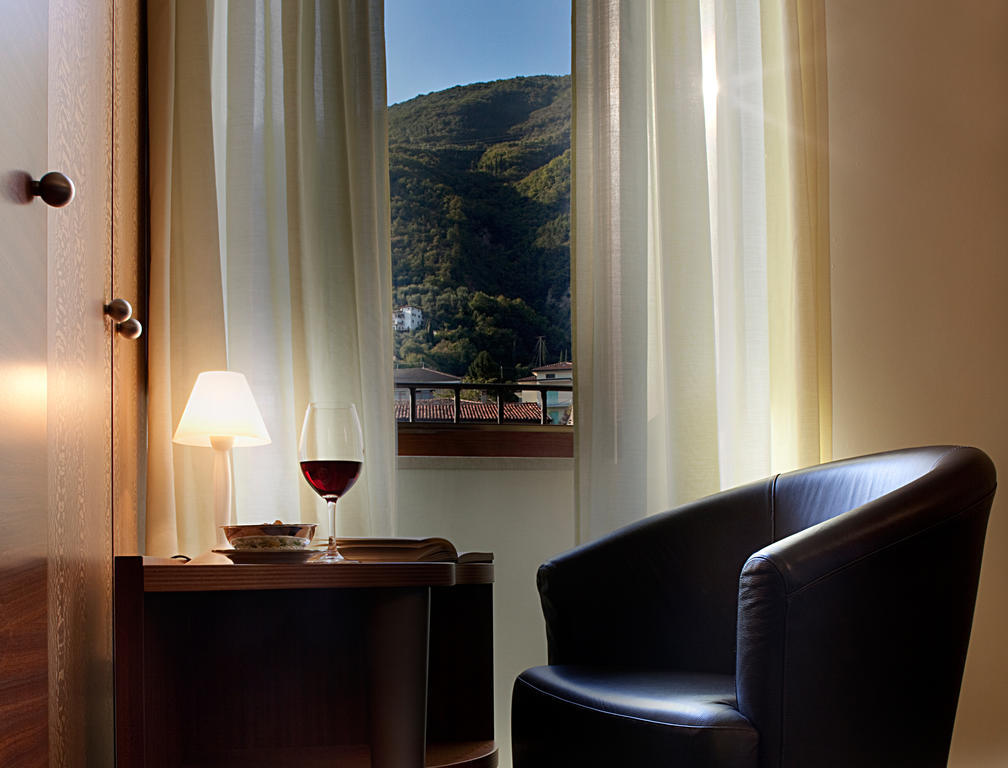Hotel Villa Giulia Гарньяно Екстер'єр фото